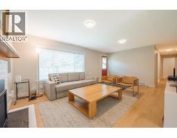 320 Cochrane Road, Gibsons, BC V0N1V8 Photo 7
