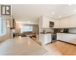 320 Cochrane Road, Gibsons, BC V0N1V8 Photo 11