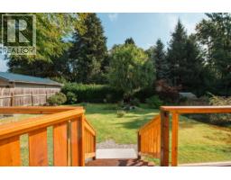 320 Cochrane Road, Gibsons, BC V0N1V8 Photo 15