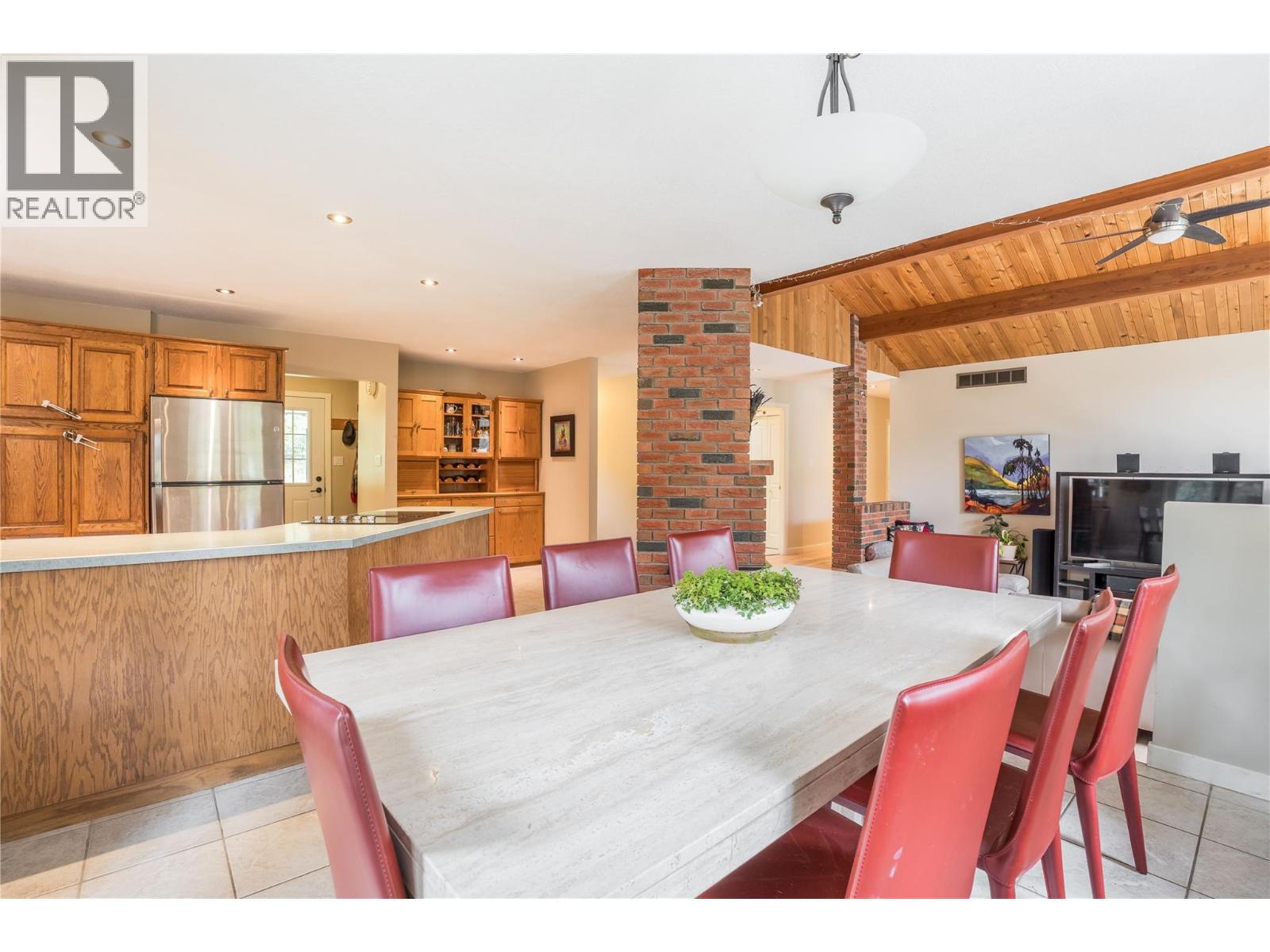 6407 Simpson Road, Summerland