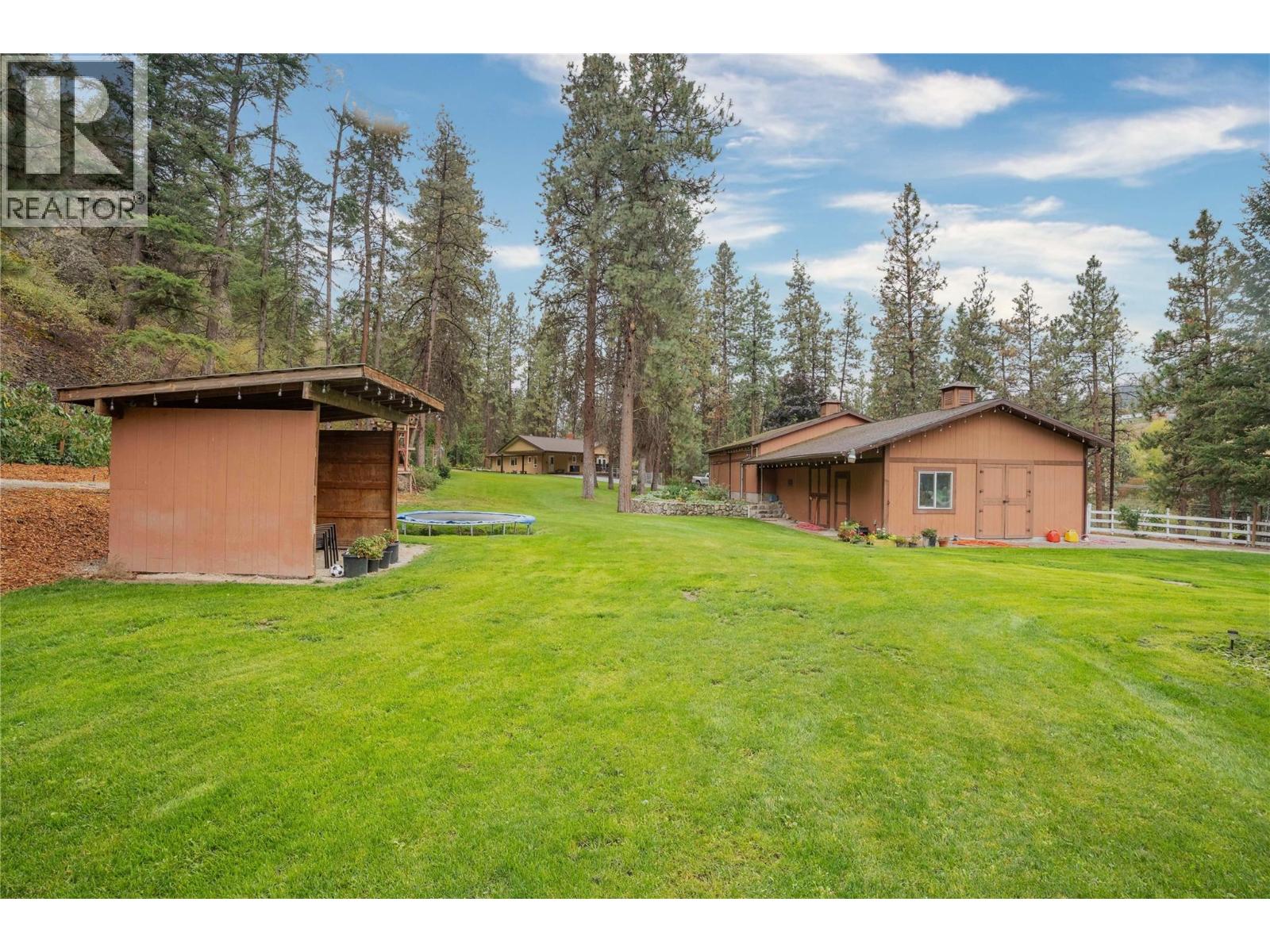 6407 Simpson Road, Summerland