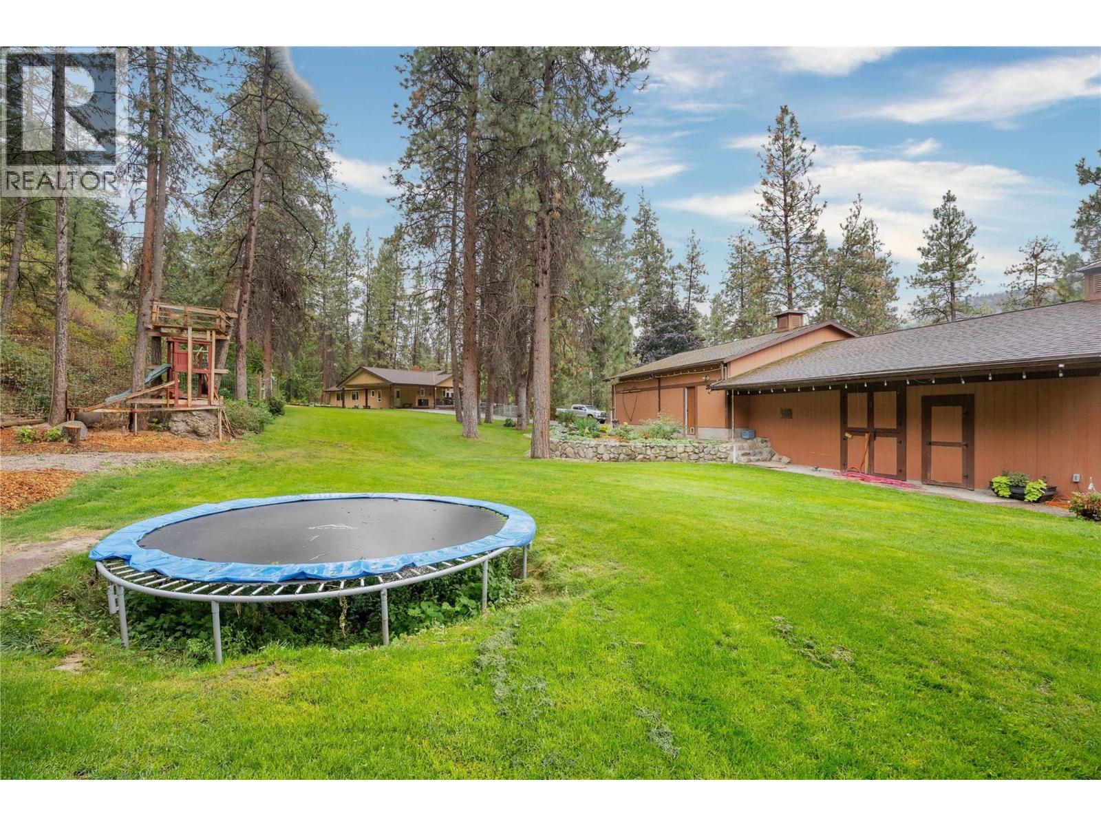 6407 Simpson Road, Summerland