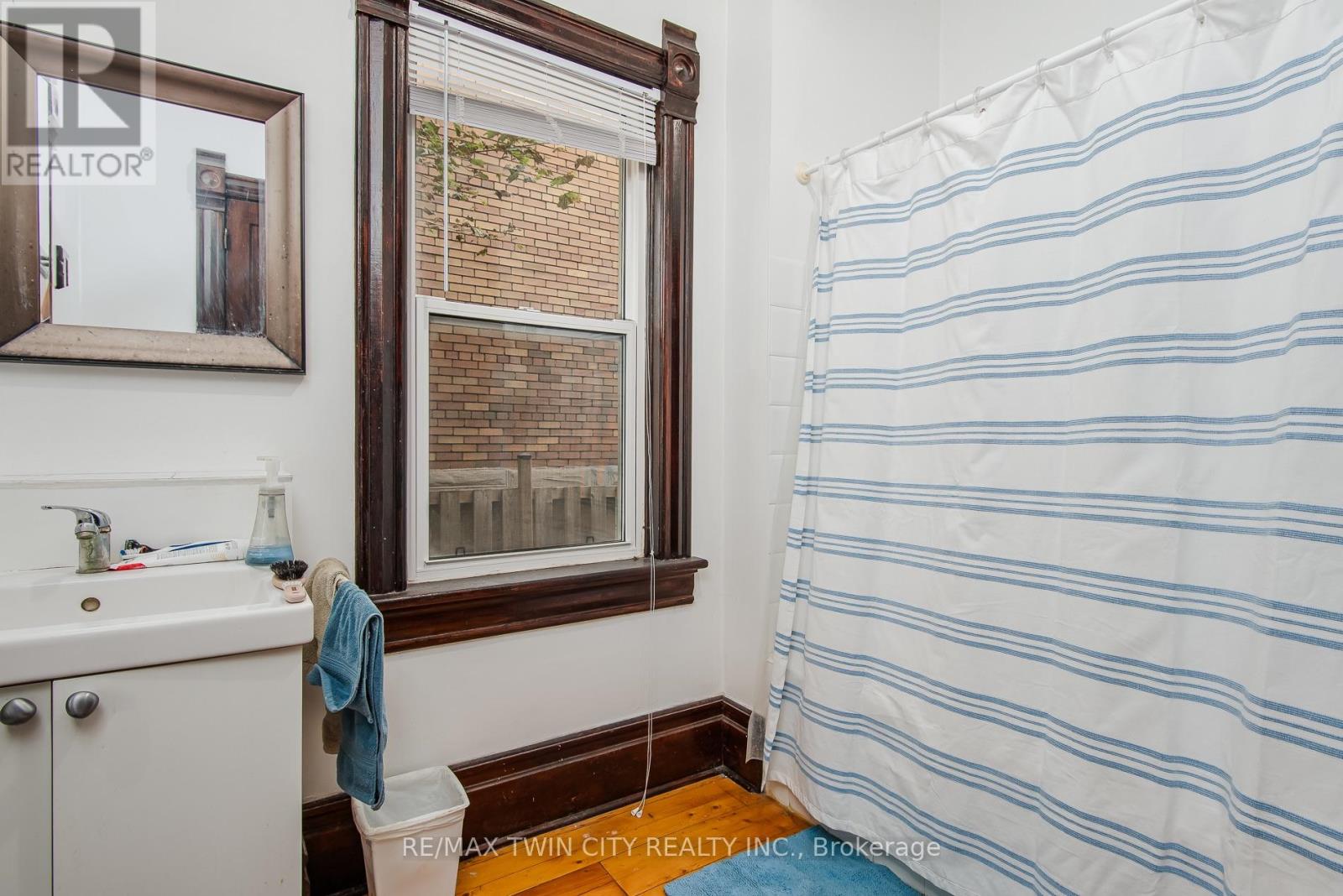 94 Margaret Avenue, Kitchener, ON photo 23