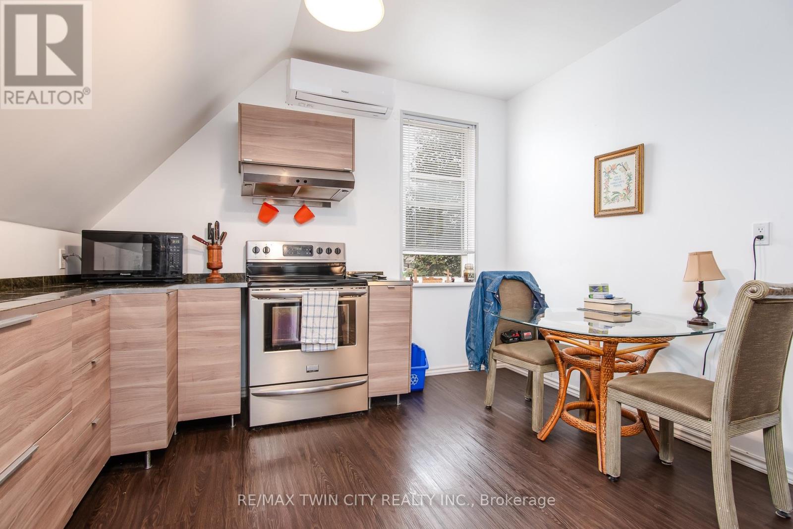 94 Margaret Avenue, Kitchener, ON photo 29