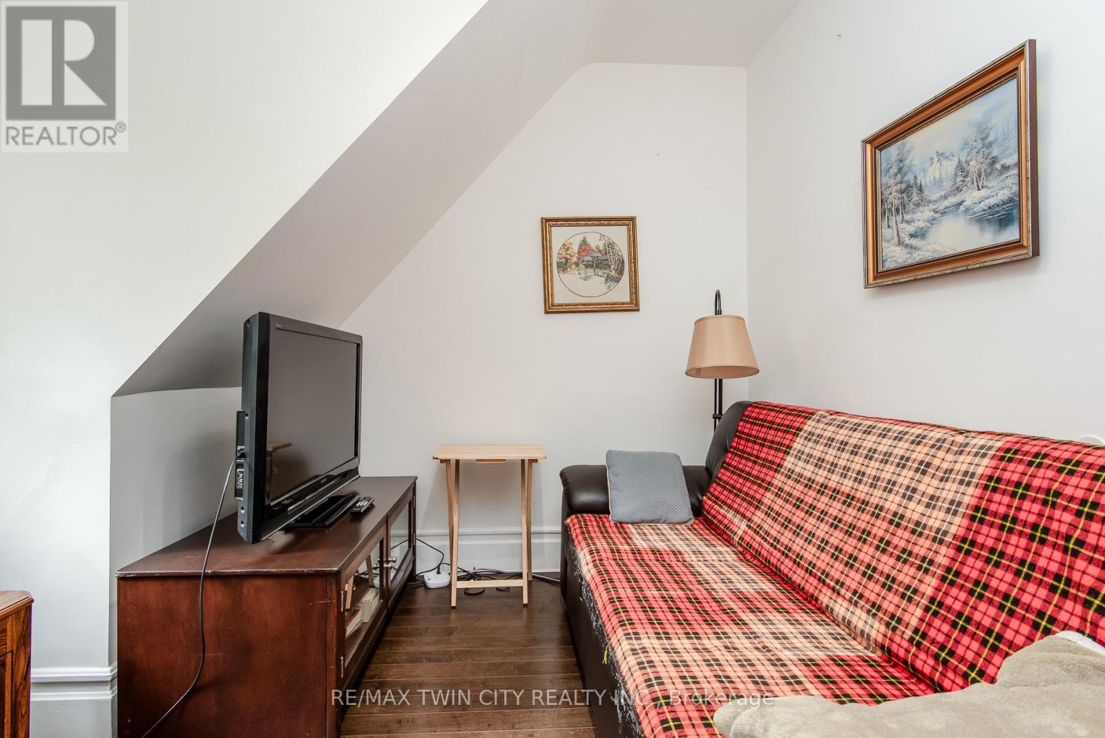 94 MARGARET AVENUE - 36
