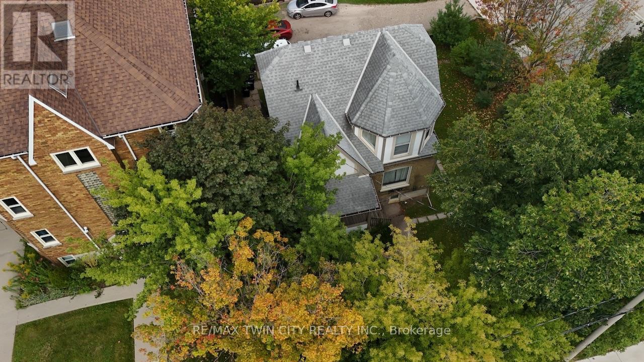 94 MARGARET AVENUE - 41