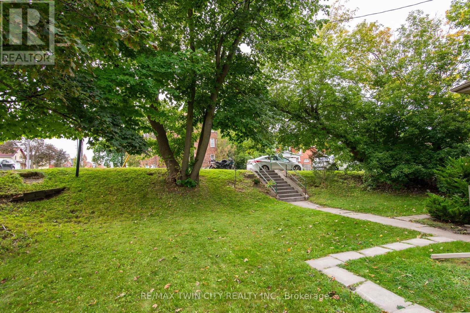 94 MARGARET AVENUE - 7