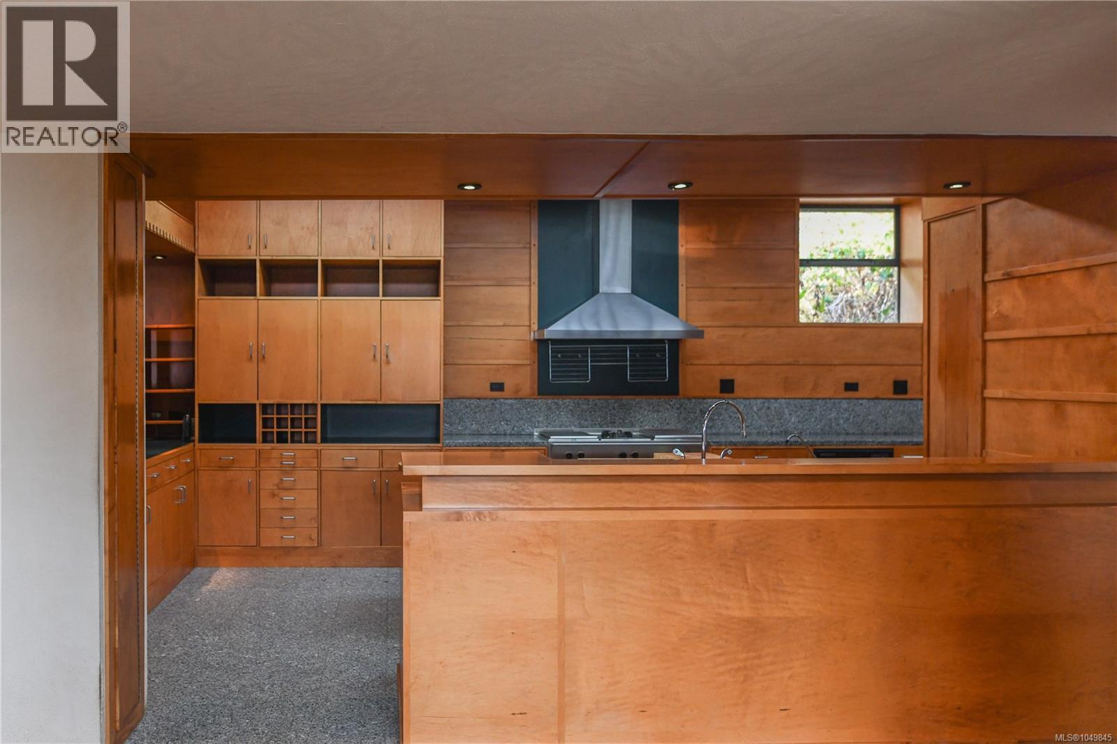 3326 Port Washington Rd - 24