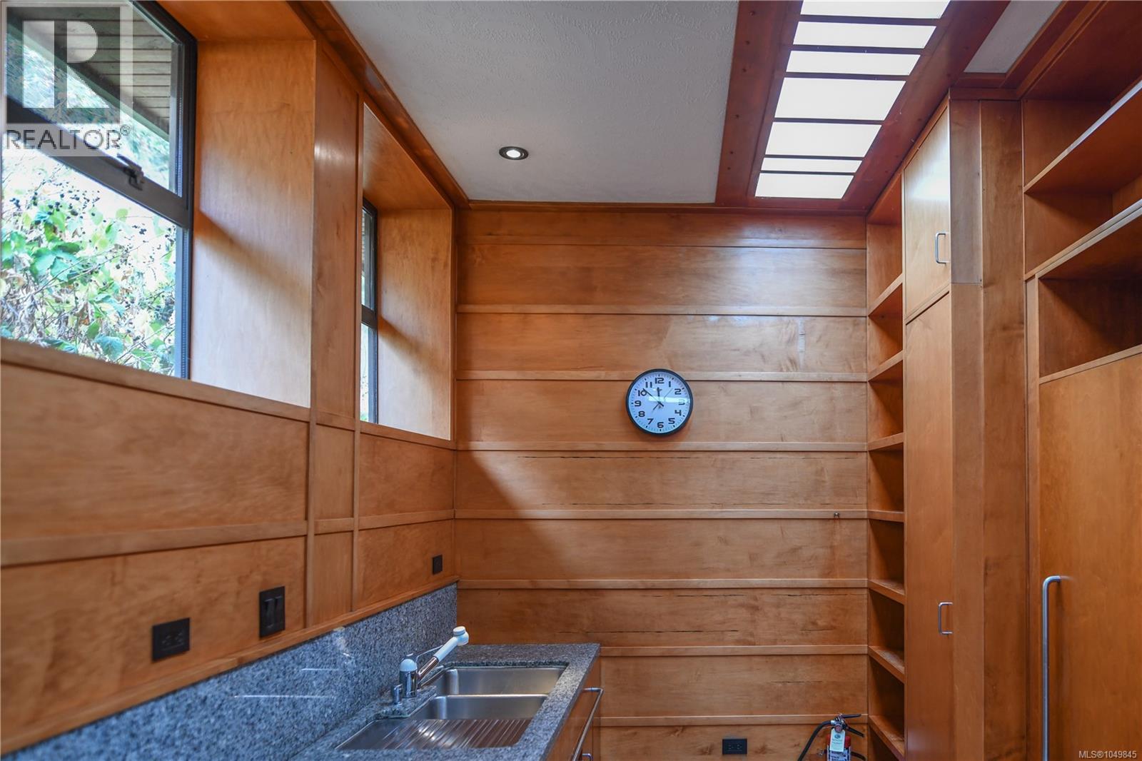 3326 Port Washington Rd - 29
