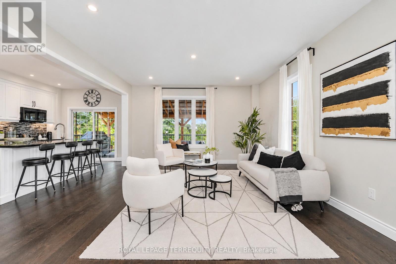 2162 DAWSON CRESCENT - 11
