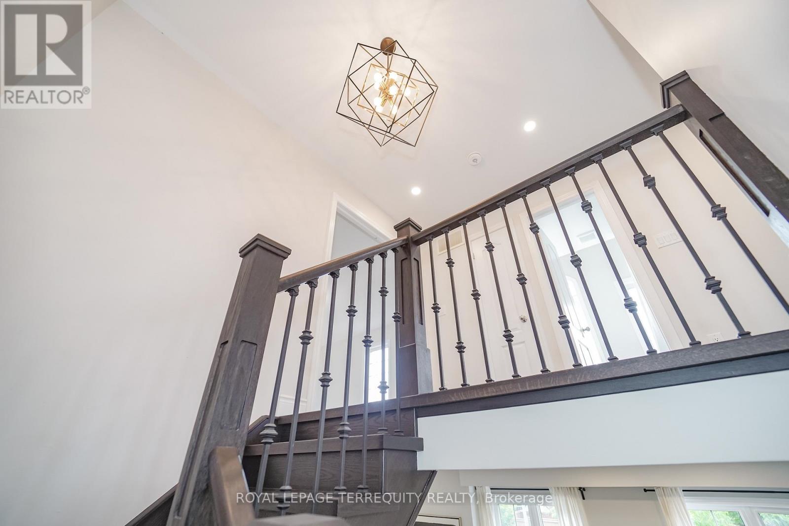2162 DAWSON CRESCENT - 15