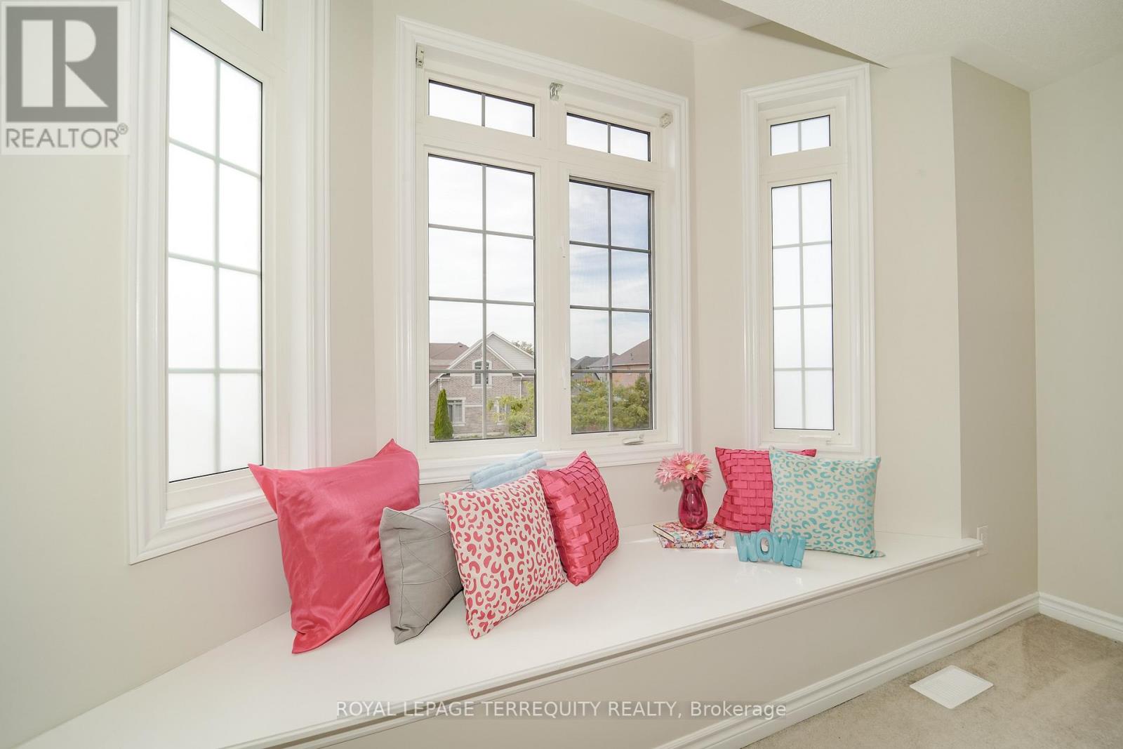 2162 DAWSON CRESCENT - 21