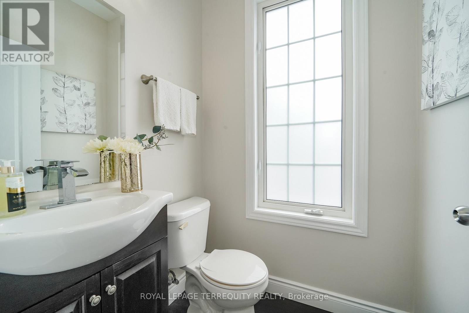2162 DAWSON CRESCENT - 28