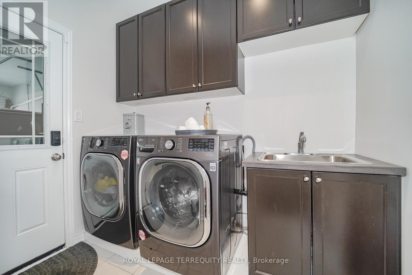 2162 DAWSON CRESCENT - 27