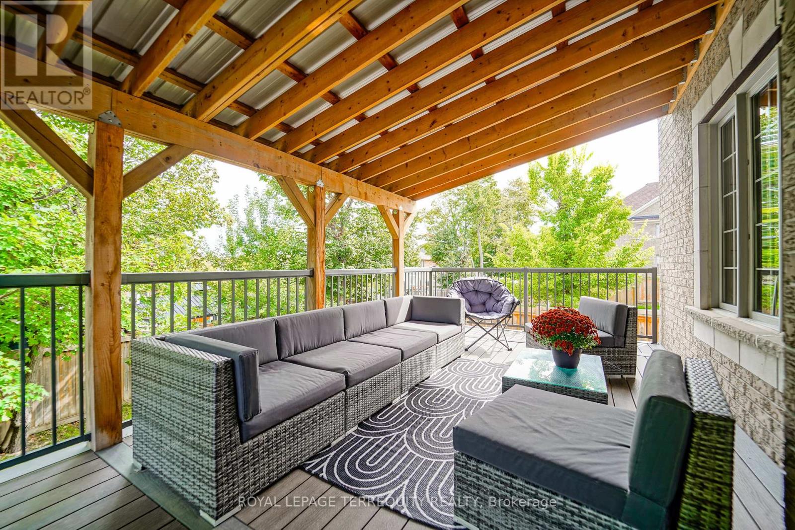2162 DAWSON CRESCENT - 29