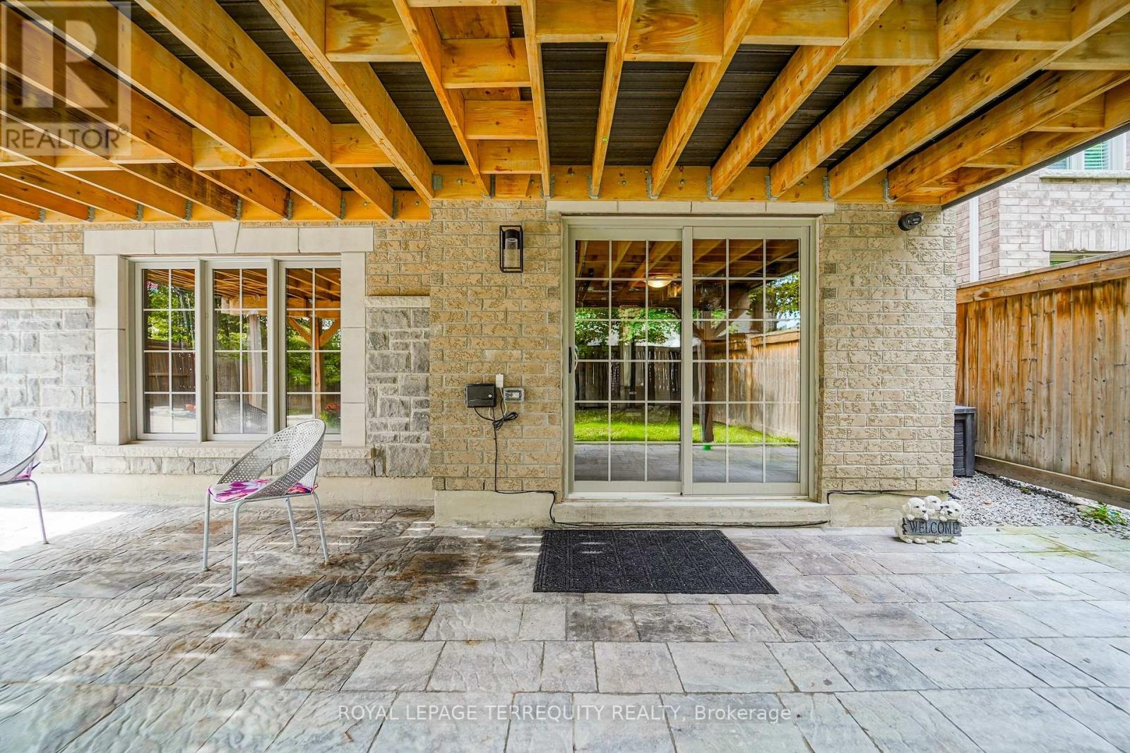 2162 DAWSON CRESCENT - 30