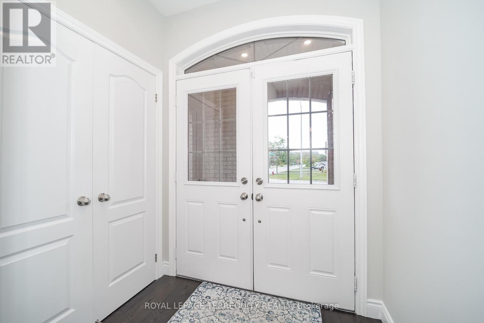 2162 DAWSON CRESCENT - 4