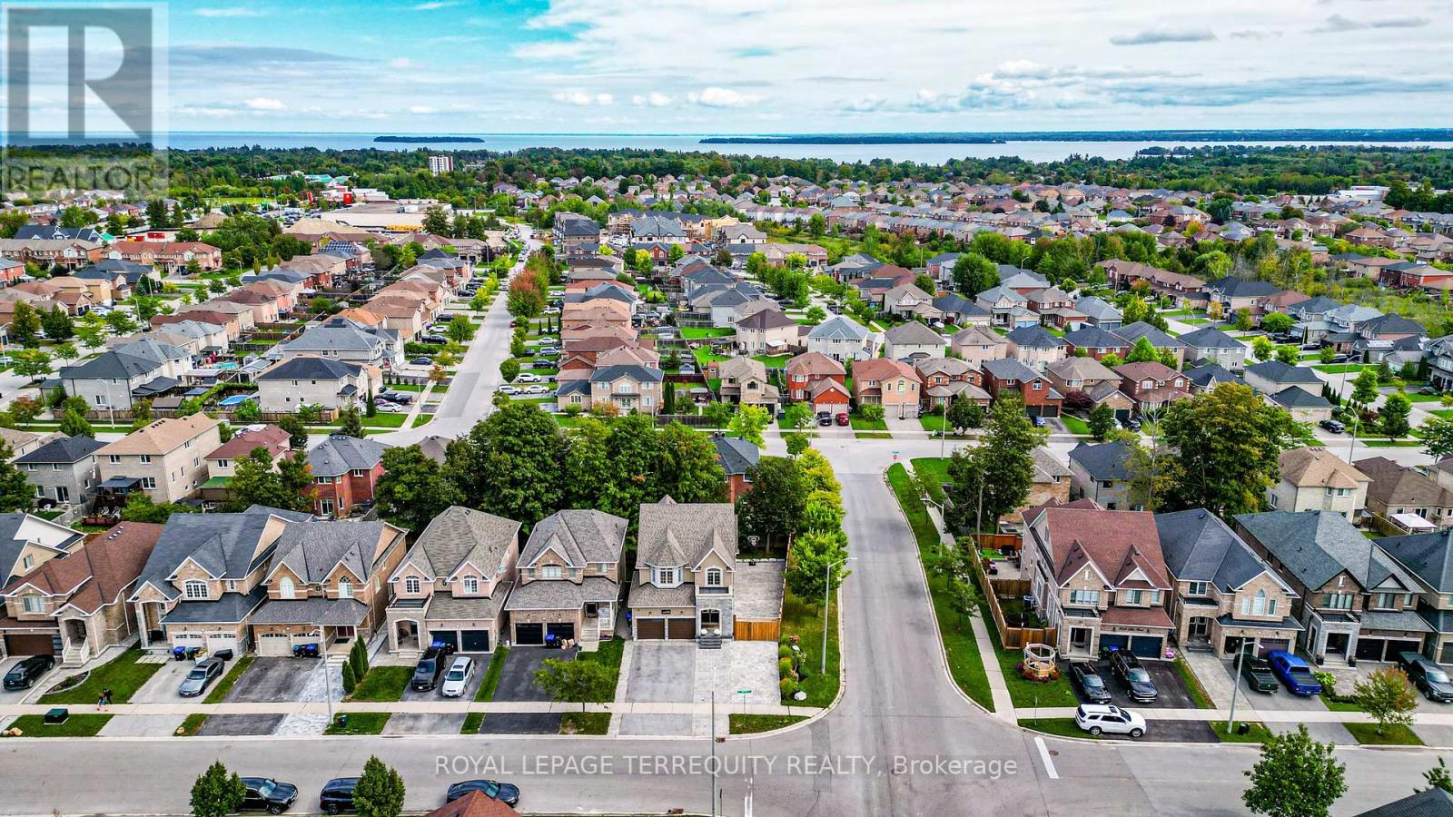 2162 DAWSON CRESCENT - 43