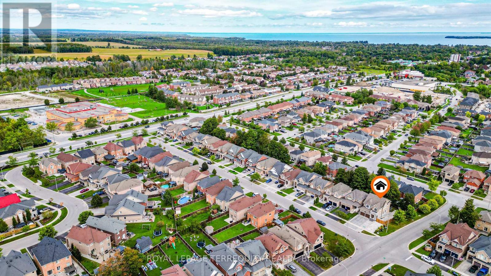 2162 DAWSON CRESCENT - 45