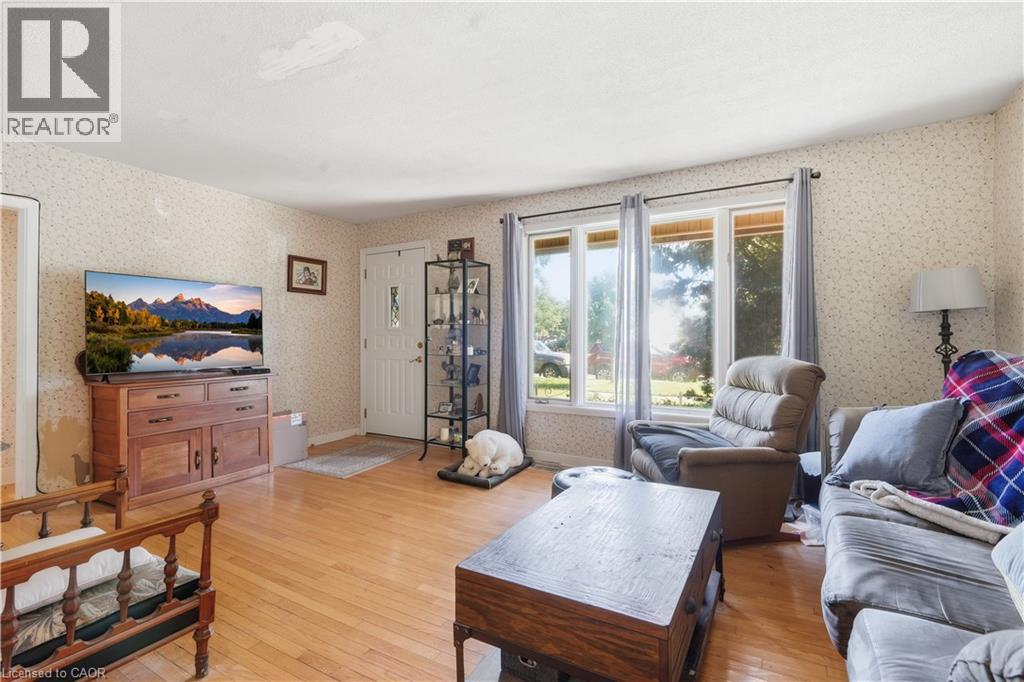 24 BARTON Street - 6