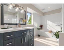 15573 Finlay Court, White Rock, BC V4B5H3 Photo 14