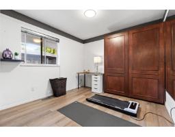 15573 Finlay Court, White Rock, BC V4B5H3 Photo 16