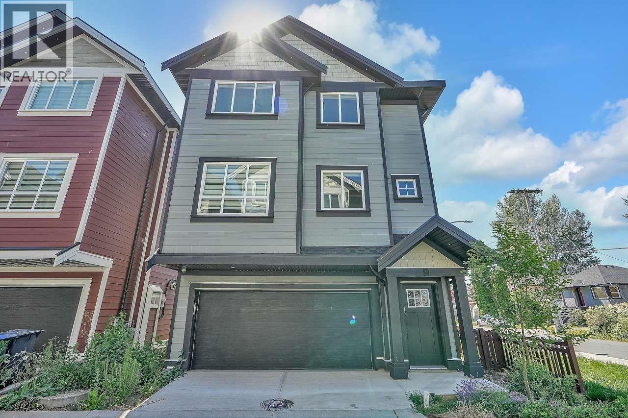 3 Bed, 3 Bath House for Sale in New Westminster – 16 608 EWEN AVENUE, New Westminster – MLS# R3163654 - Image 2