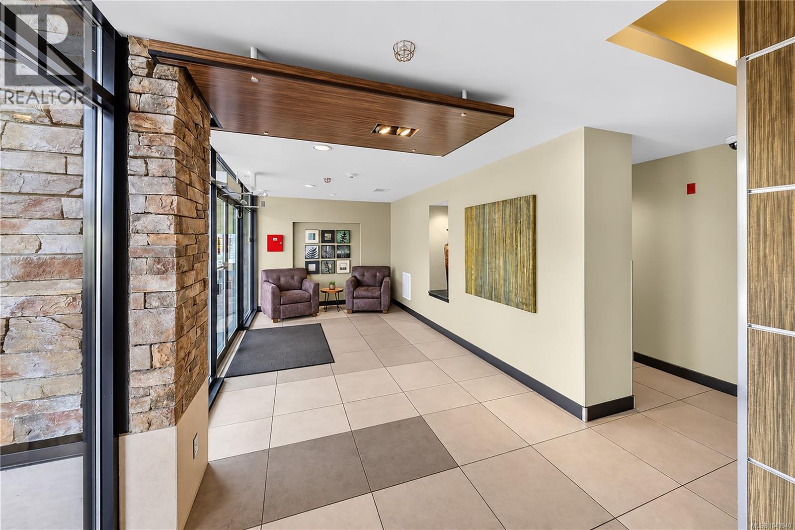#406 623 Treanor Ave - 2