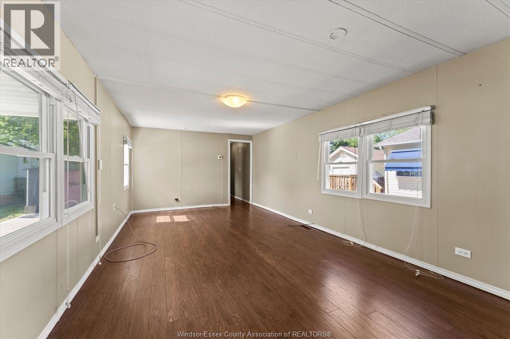 52 PARKSIDE DRIVE - 10