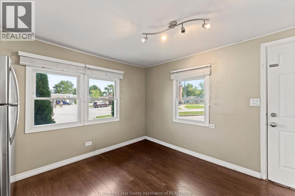 52 PARKSIDE DRIVE - 13