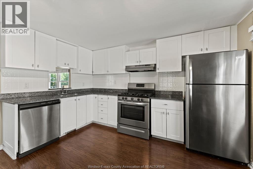 52 PARKSIDE DRIVE - 16