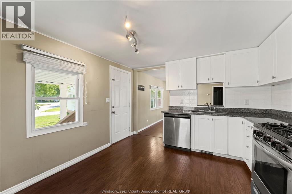 52 PARKSIDE DRIVE - 18