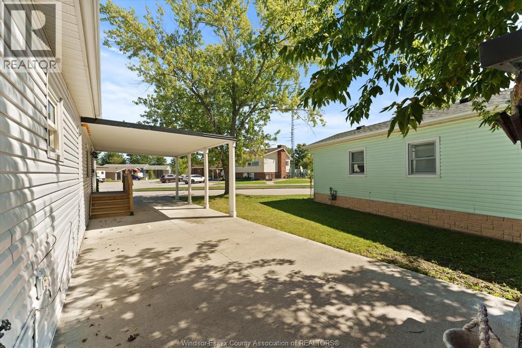 52 PARKSIDE DRIVE - 8
