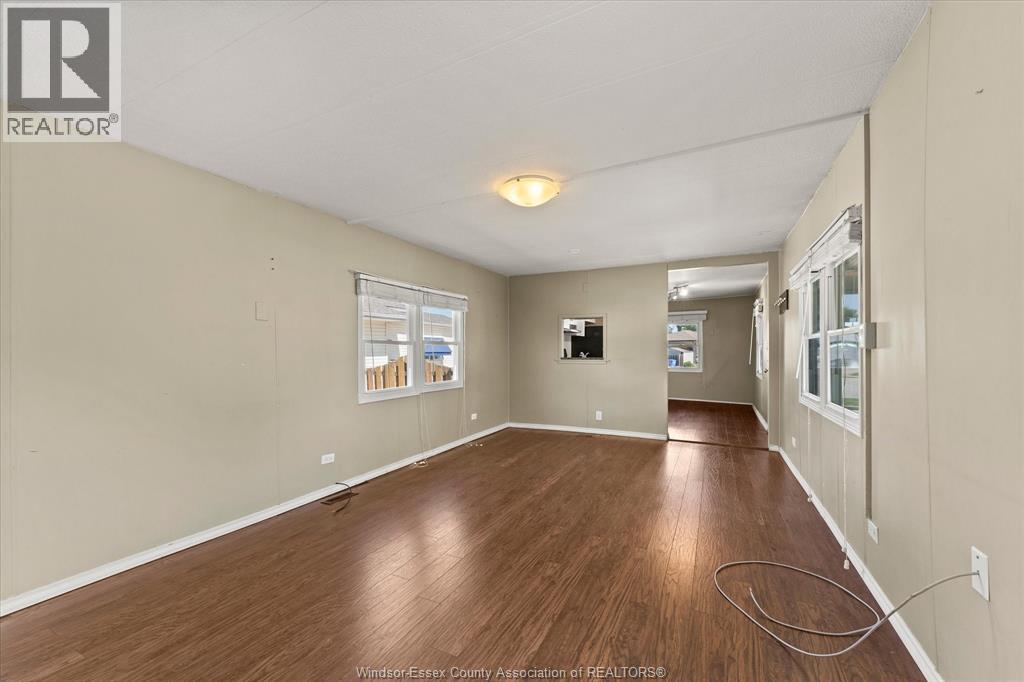 52 PARKSIDE DRIVE - 9