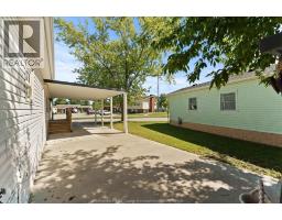 52 Parkside Drive, Mcgregor, ON N0R1J0 Photo 8