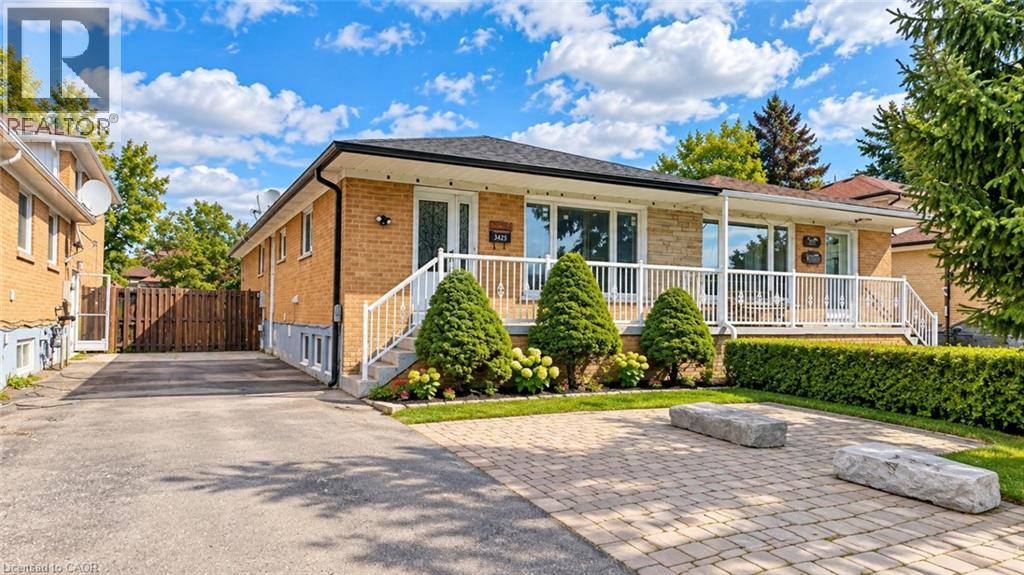 Photo of 3425 LADDIE Crescent