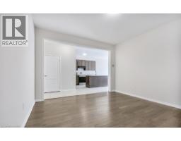 2pc Bathroom - 25 Munro Circle, Brantford, ON N3T0R1 Photo 9