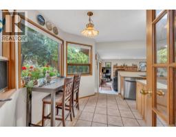 Kitchen - 128 Ponderosa Place, Penticton, BC V2A7Y8 Photo 8