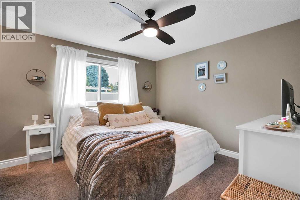 158 Rundleview Close NE - 15
