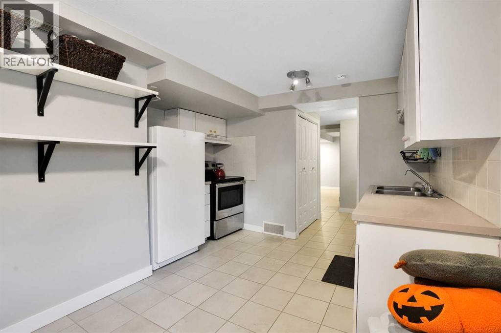 158 Rundleview Close NE - 24