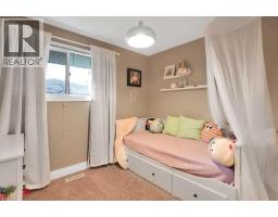 Bedroom - 158 Rundleview Close Ne, Calgary, AB T1Y1J1 Photo 17