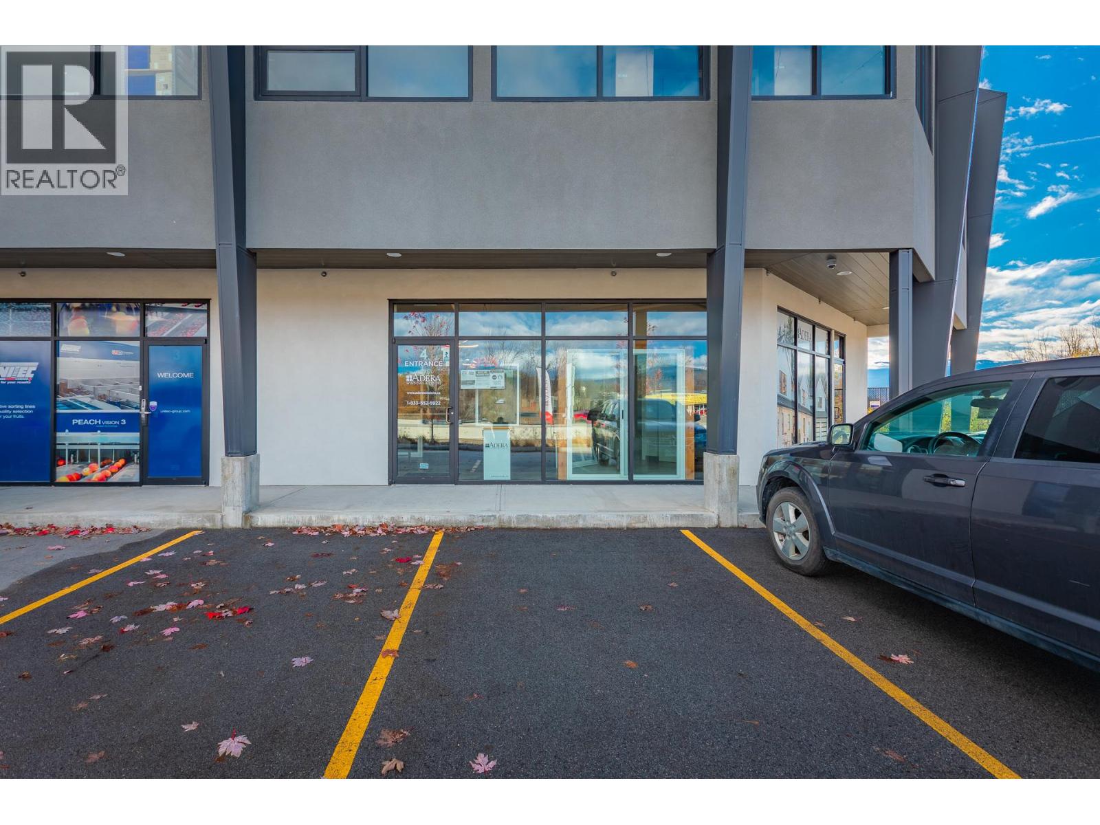 4 1990 Landsdowne Place, Kelowna