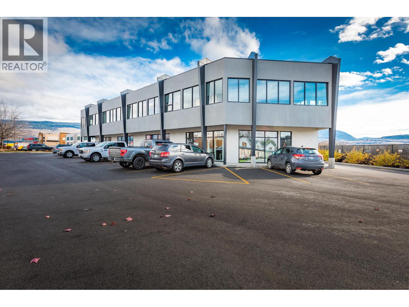 4 1990 Landsdowne Place, Kelowna