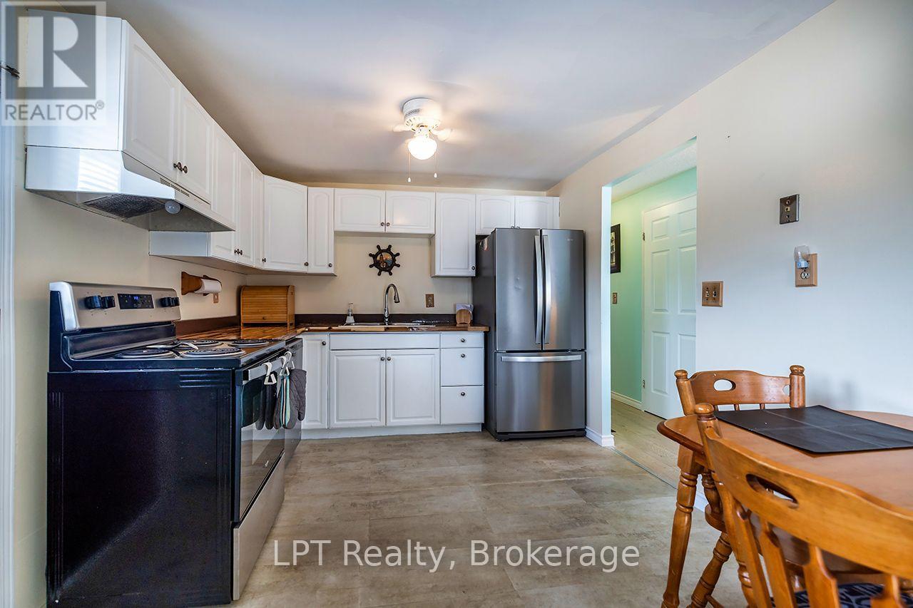 745 Grandview Drive, Oshawa, ON photo 5