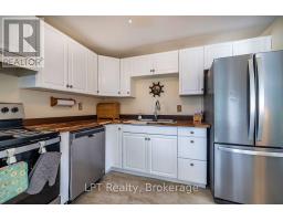 745 Grandview Drive, Oshawa, ON L1H7W5 Photo 9