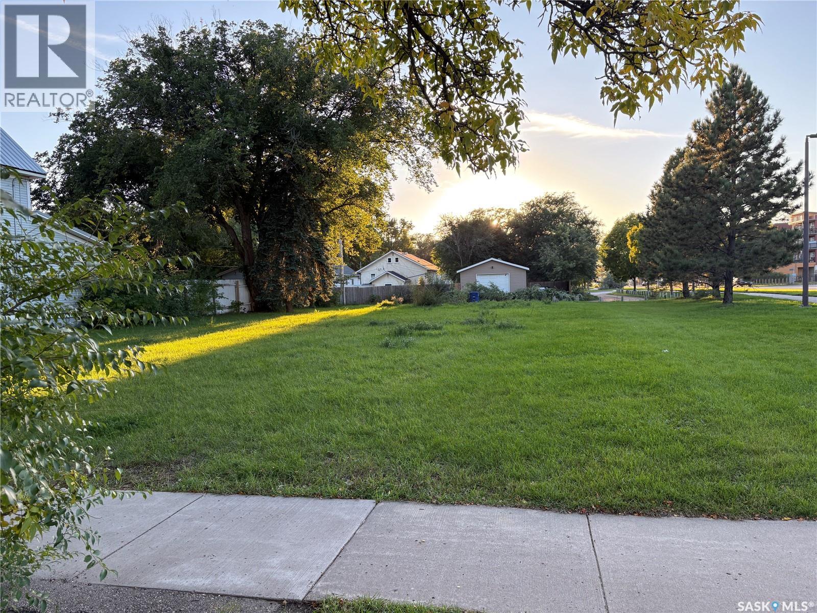 607 H AVENUE S, Saskatoon — photo 2