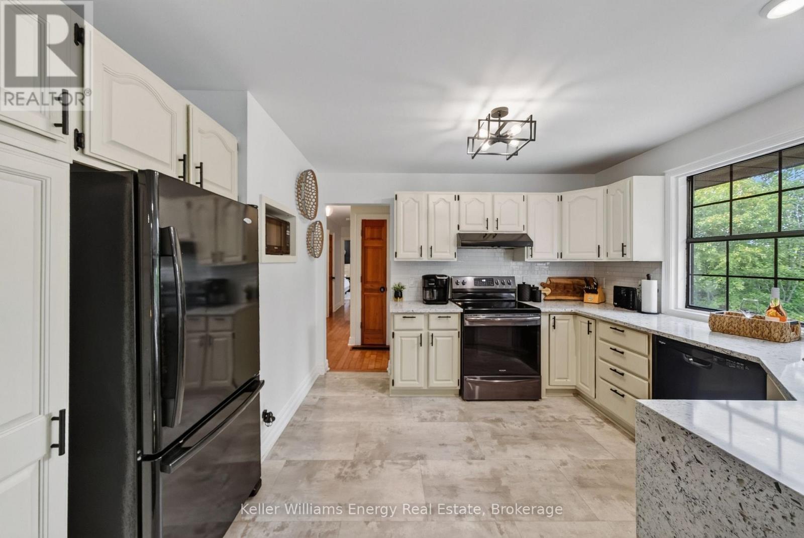 1286 County Road 14 Road, Prince Edward County, ON photo 17