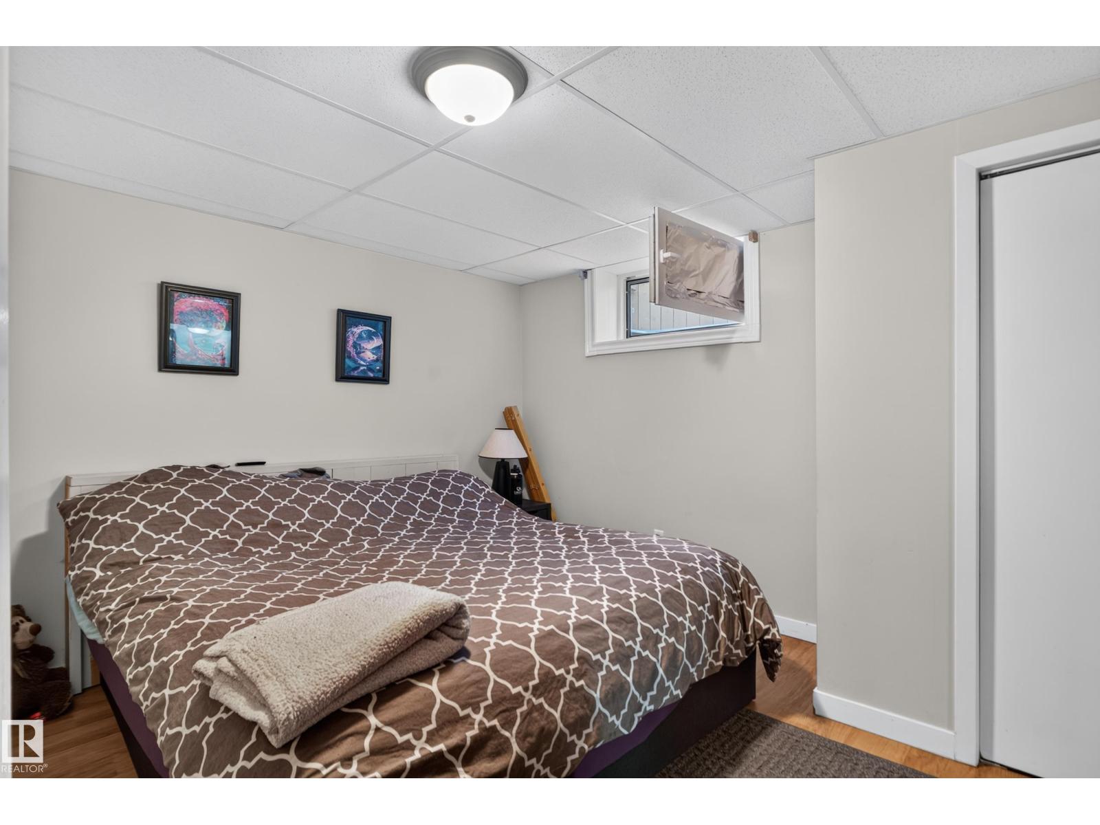 10548 40 ST NW - 26