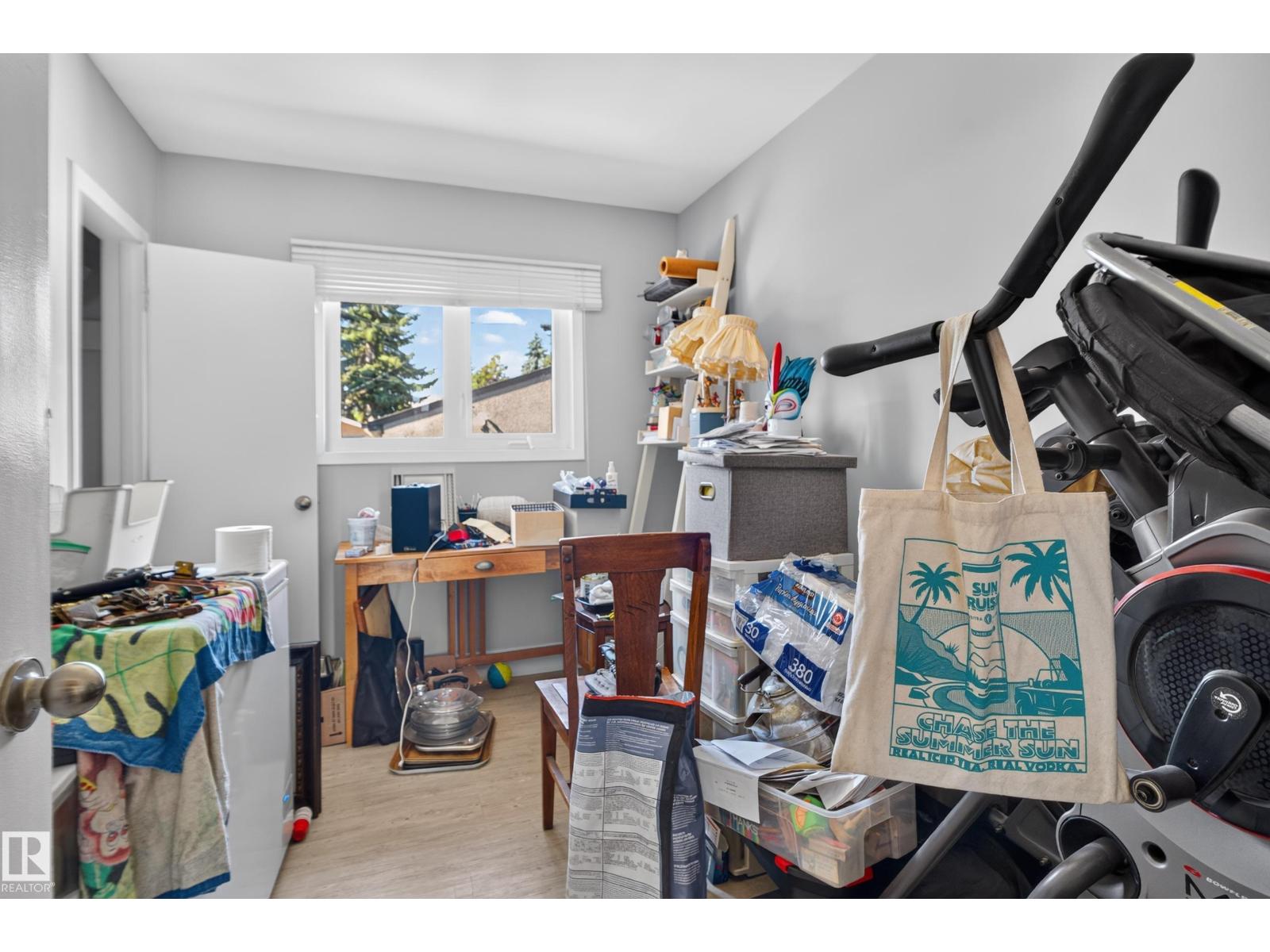 10548 40 ST NW - 16