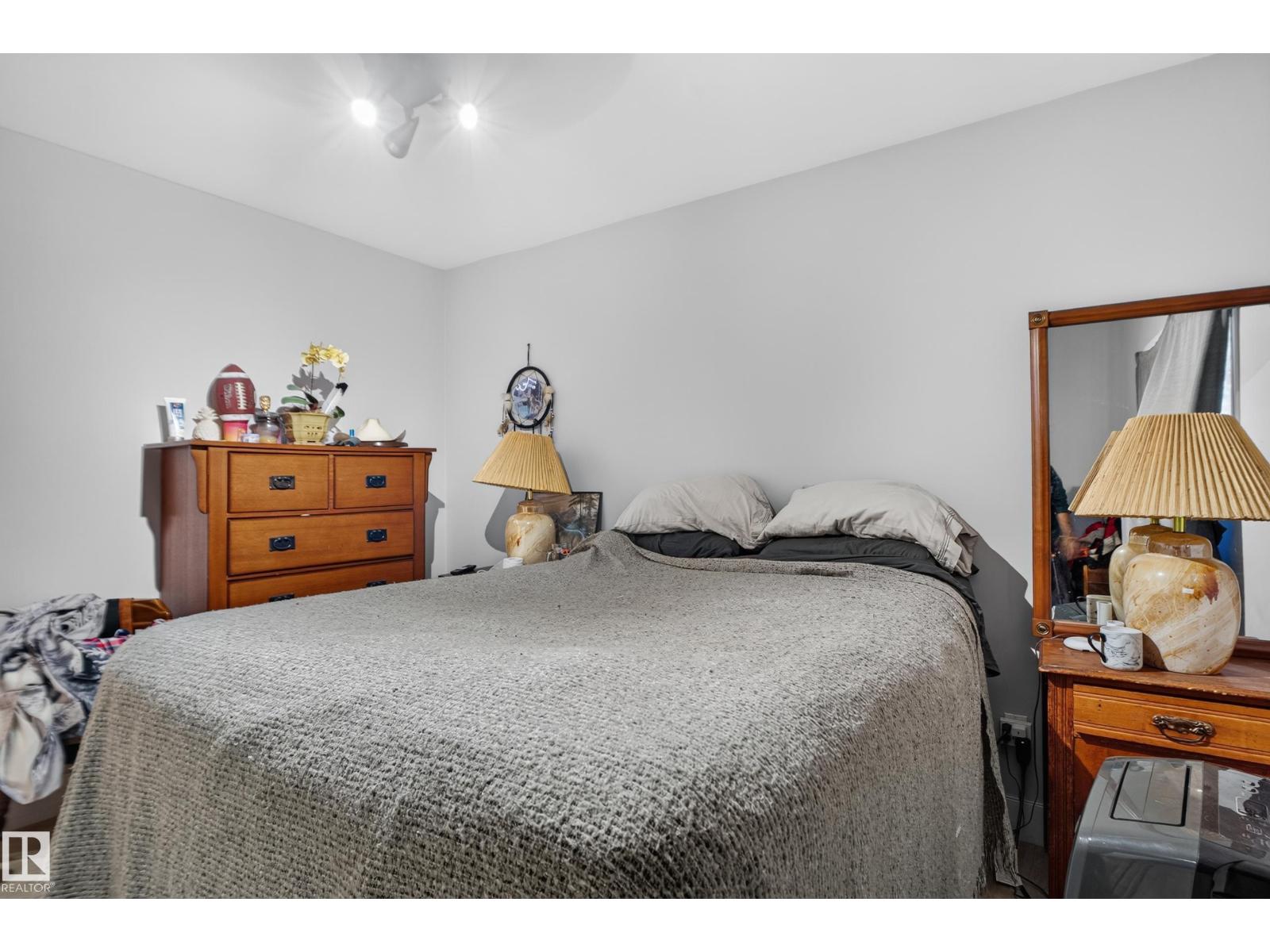 10548 40 ST NW - 11